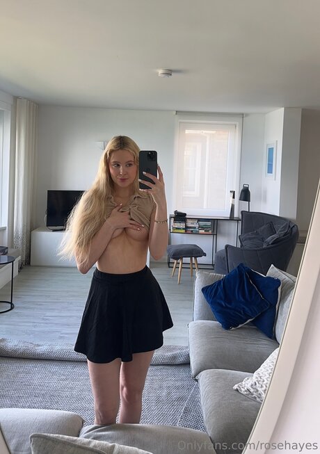 Foto desnuda filtrada de OnlyFans de Petiterose19
