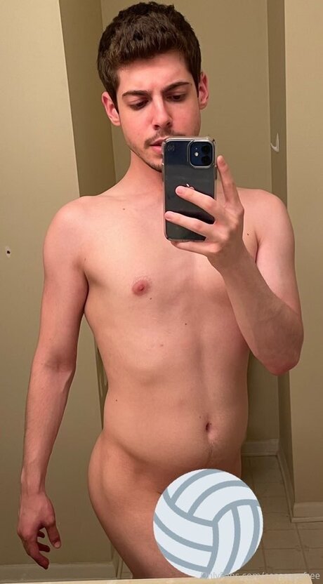 Foto desnuda filtrada de OnlyFans de Casscagefree