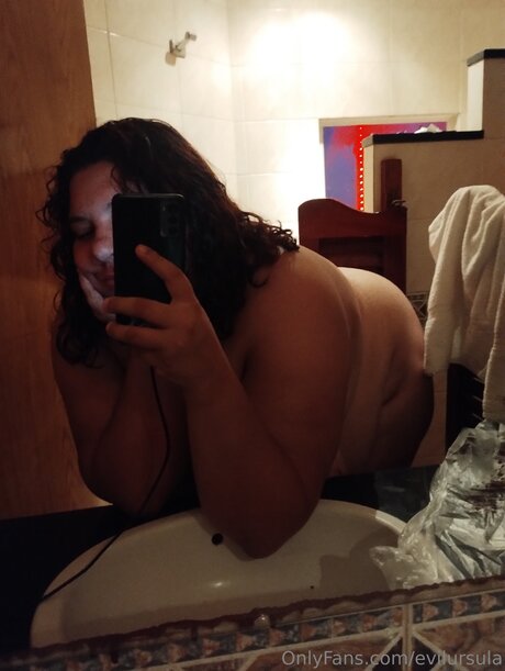 Foto desnuda filtrada de OnlyFans de Evilursula