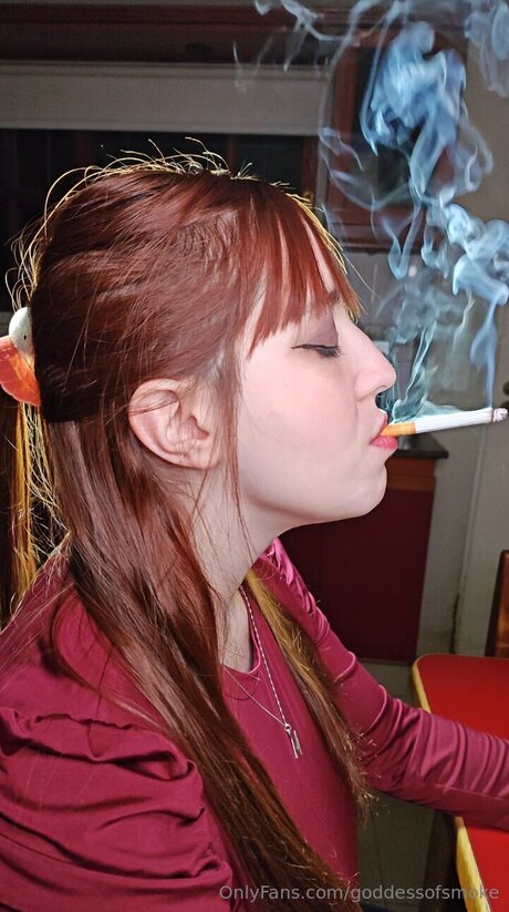 Foto desnuda filtrada de OnlyFans de Goddessofsmoke