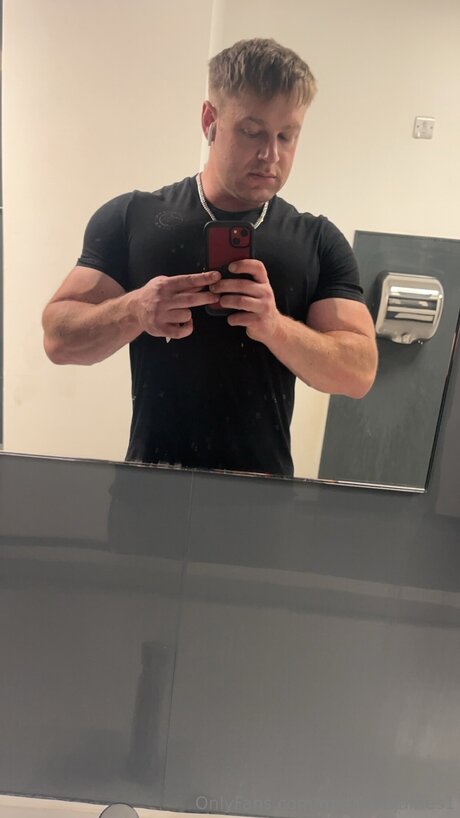 Foto desnuda filtrada de OnlyFans de Matthewjames1