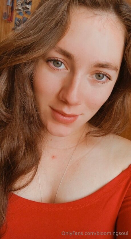 Foto desnuda filtrada de OnlyFans de Bloomingsoul
