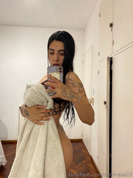 Foto desnuda filtrada de OnlyFans de Zamiraaa22
