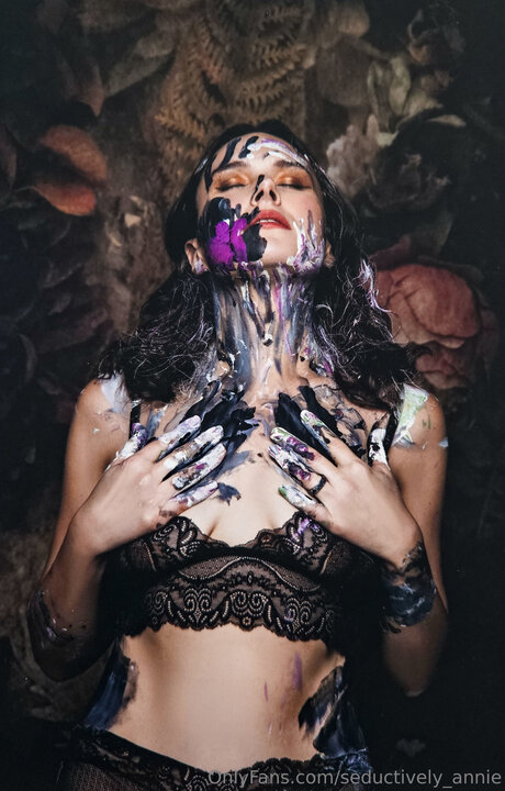 Foto desnuda filtrada de OnlyFans de Seductively Annie