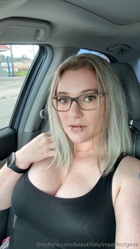 Foto desnuda filtrada de OnlyFans de Beautifullyimperfectgeek