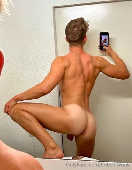 Foto desnuda filtrada de OnlyFans de Britishtwunk