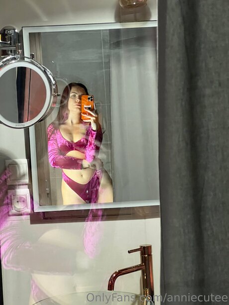 Foto desnuda filtrada de OnlyFans de Anniecutee