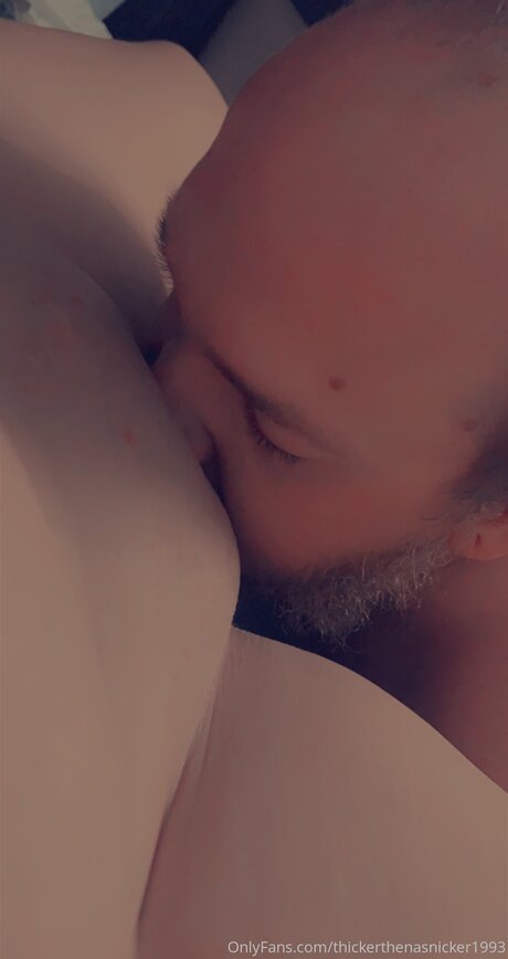 Foto desnuda filtrada de OnlyFans de Thickerthenasnicker1993