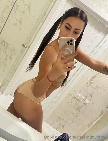 Foto desnuda filtrada de OnlyFans de Alonastadnykfree