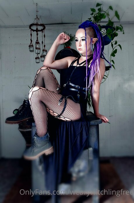 Wearywitchlingfree