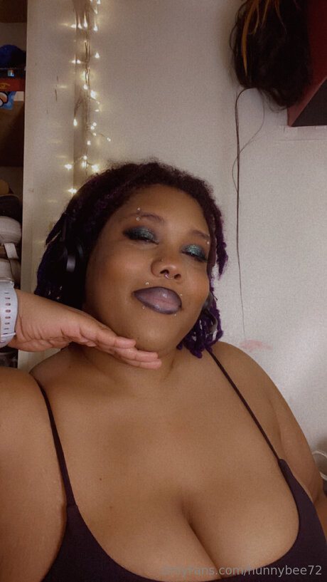 Foto desnuda filtrada de OnlyFans de Hunnybee72