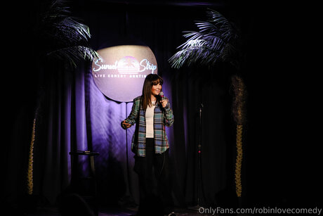 Robinlovecomedy