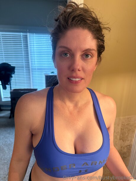 Foto desnuda filtrada de OnlyFans de Bustybrooke01