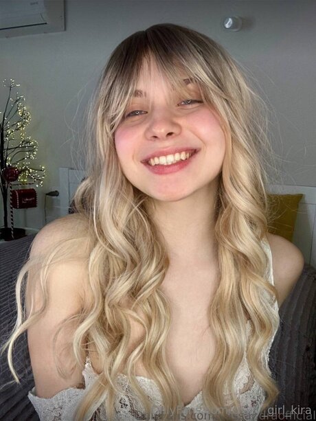 Crazy Girl Kira