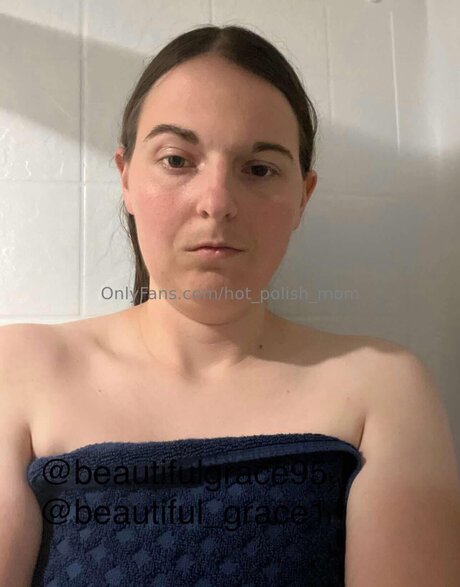 Hot Polish Mom