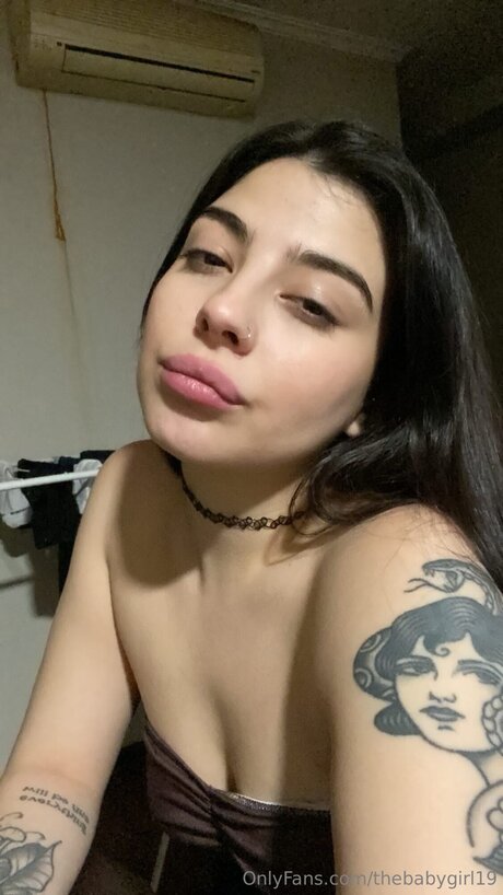 Foto desnuda filtrada de OnlyFans de Thebabygirl19