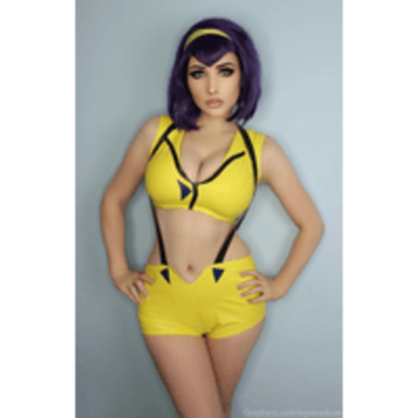 Ivy Tenebrae