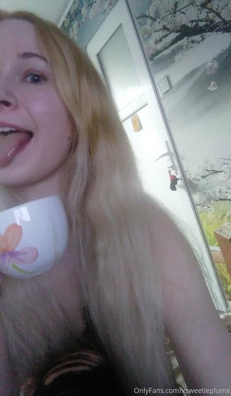Foto desnuda filtrada de OnlyFans de X Sweetie Plum X