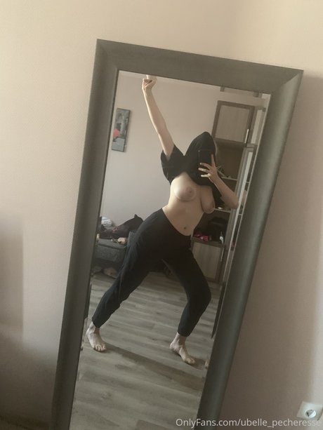 Foto desnuda filtrada de OnlyFans de Belle Pecheresse