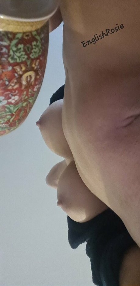 Foto desnuda filtrada de OnlyFans de English Rose