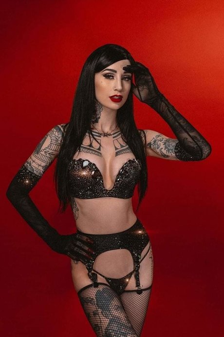 Emma Vauxdevil