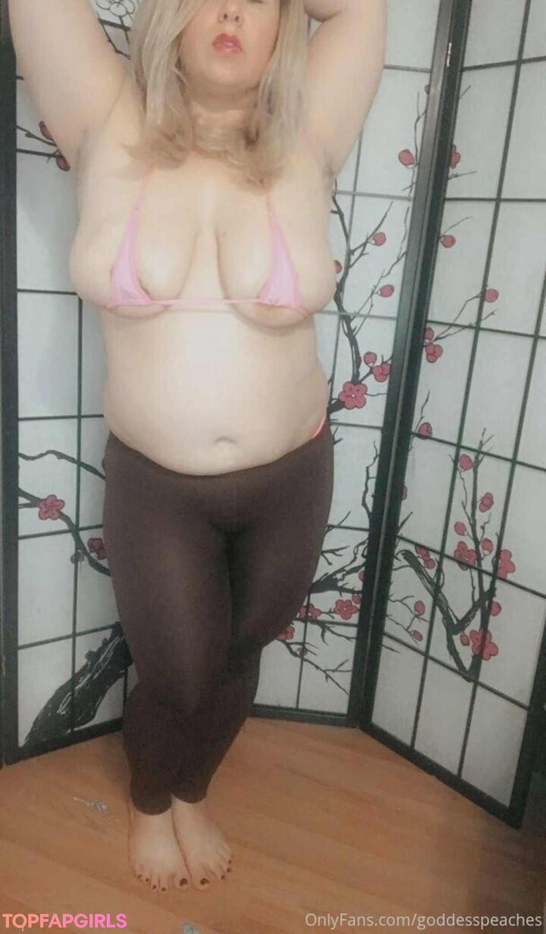 Foto desnuda filtrada de OnlyFans de Goddess Peaches #52 Foto desnuda filtrada de OnlyFans de Goddess Peaches #52
