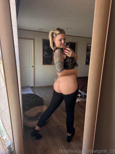 Foto desnuda filtrada de OnlyFans de Thatgirlb 13