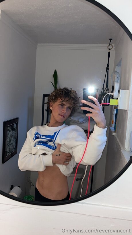 Foto desnuda filtrada de OnlyFans de Reverovincent