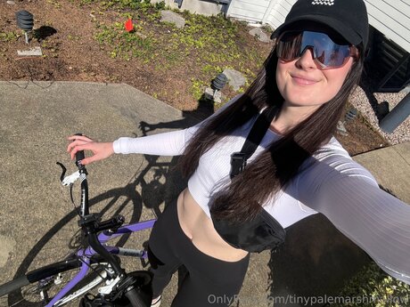 Foto desnuda filtrada de OnlyFans de Tinypalemarshmallow