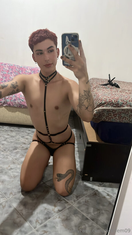 Nickifem09