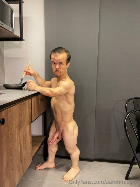 Foto desnuda filtrada de OnlyFans de Aaronmidget