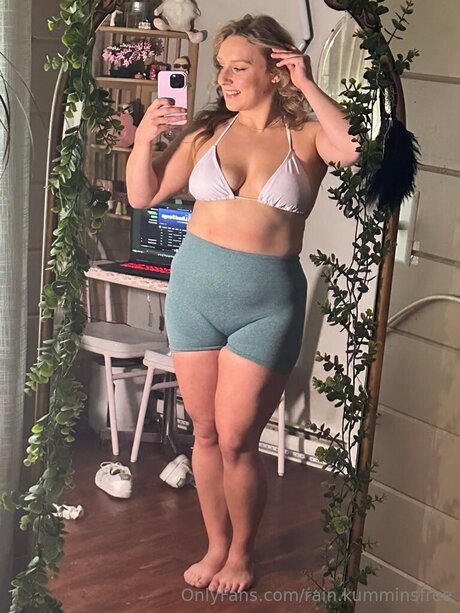 Foto desnuda filtrada de OnlyFans de Rain Kumminsfree