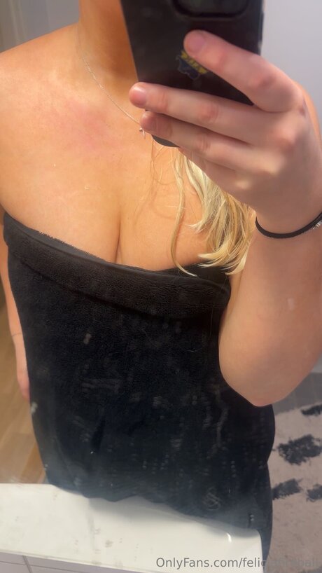 Foto desnuda filtrada de OnlyFans de Feliciafireball