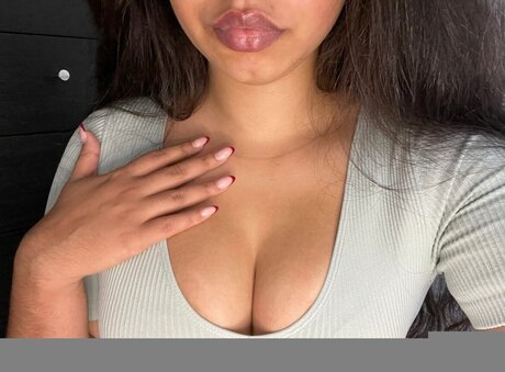 Foto desnuda filtrada de OnlyFans de Ellaroseyyfree