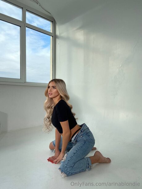Arinablondie