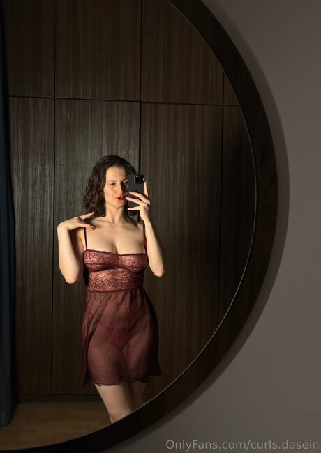 Foto desnuda filtrada de OnlyFans de Curls Dasein