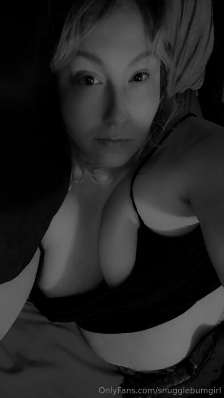 Foto desnuda filtrada de OnlyFans de Snugglebumgirl