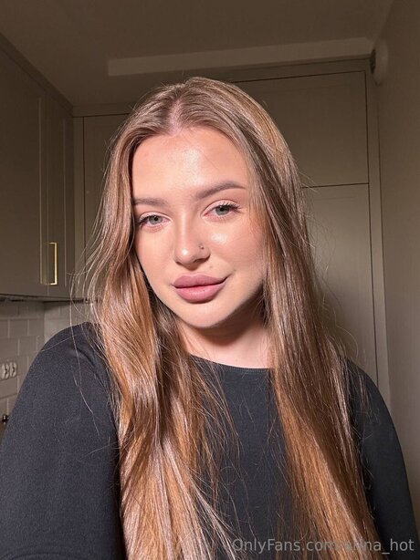 Arina Hot