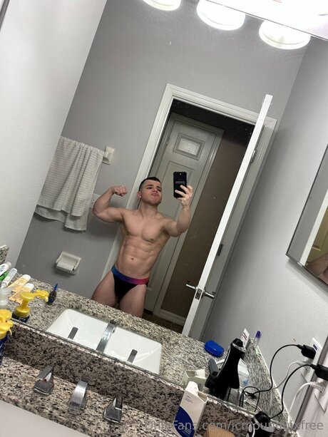 Foto desnuda filtrada de OnlyFans de Jcmounduixfree