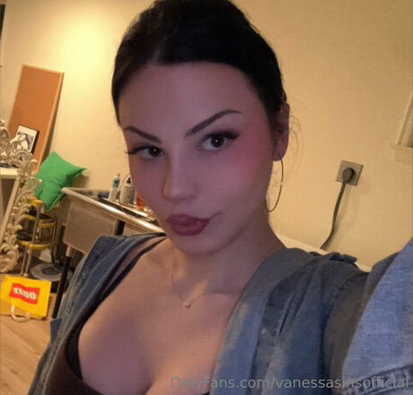 Foto desnuda filtrada de OnlyFans de Vanessasinsofficial
