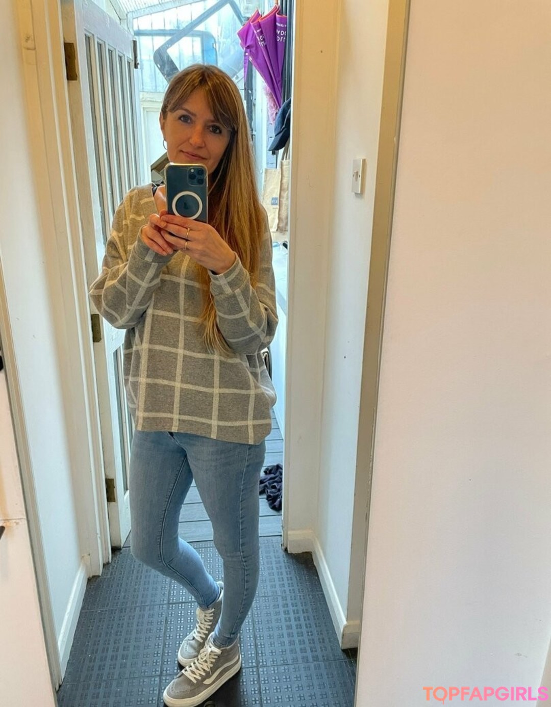 Foto desnuda filtrada de OnlyFans de Innocent Until Wet #50 Foto desnuda filtrada de OnlyFans de Innocent Until Wet #50