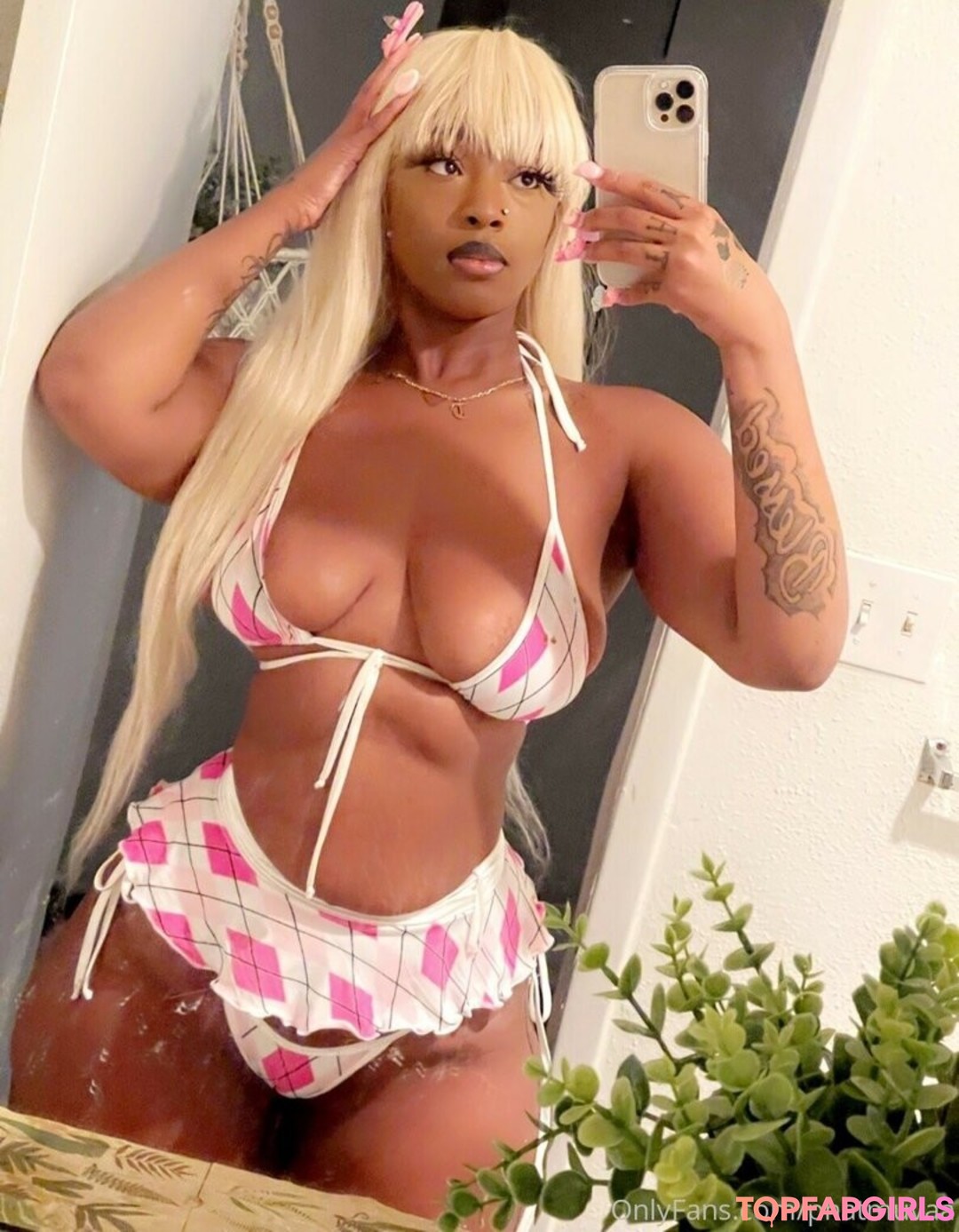 Foto desnuda filtrada de OnlyFans de Phatassmuva #1 Foto desnuda filtrada de OnlyFans de Phatassmuva #1