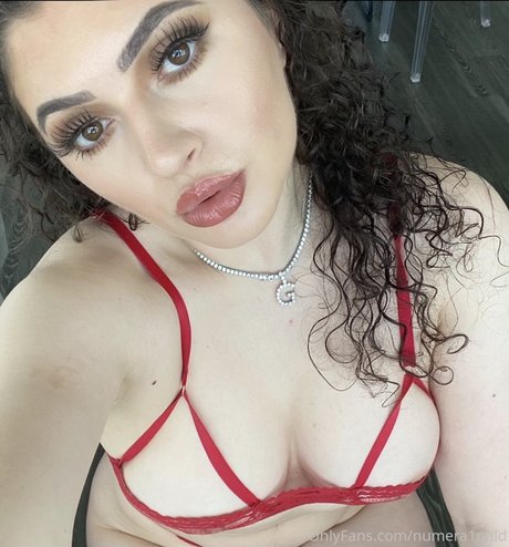 Valentina Jade
