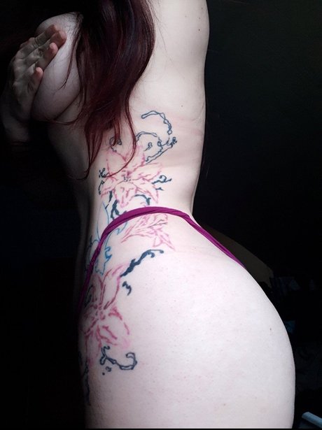 Foto desnuda filtrada de OnlyFans de Junie Dyana