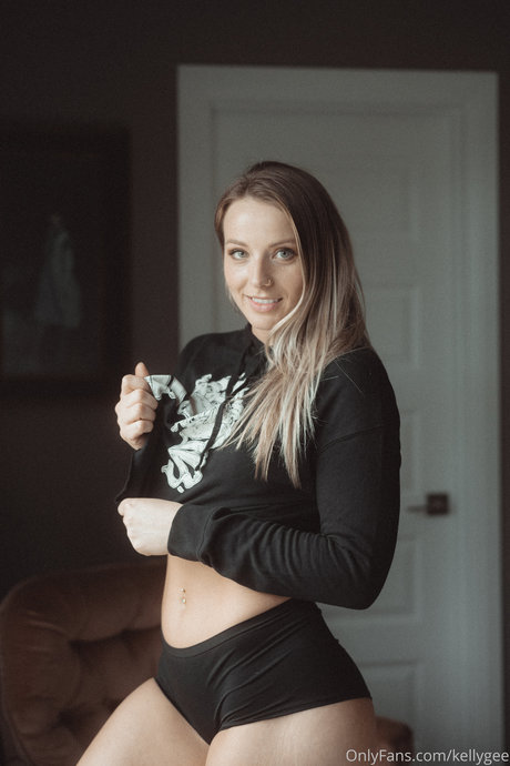 Foto desnuda filtrada de OnlyFans de Kelly Gee