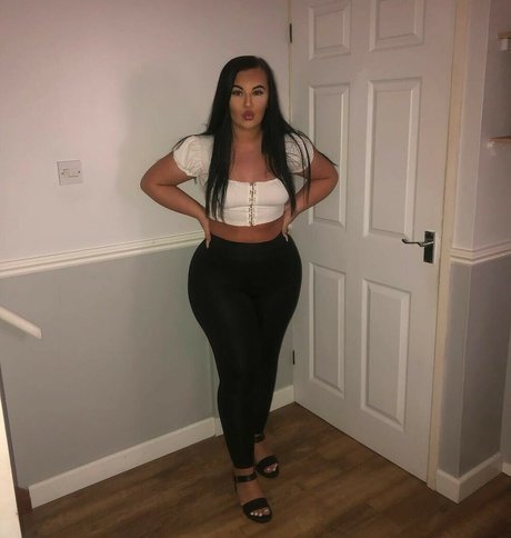 Foto desnuda filtrada de OnlyFans de Chloe Kerton