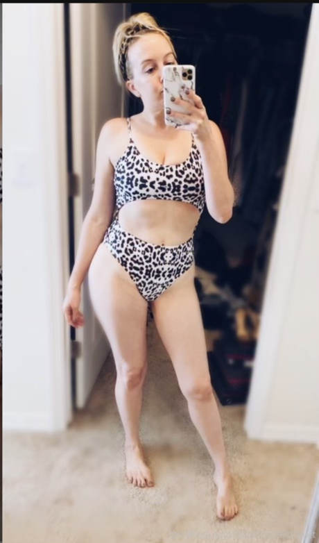 Elizabeth Castravet