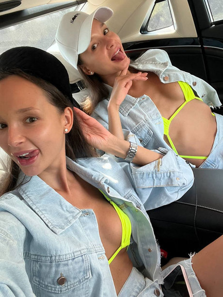 Adelalinka Twins