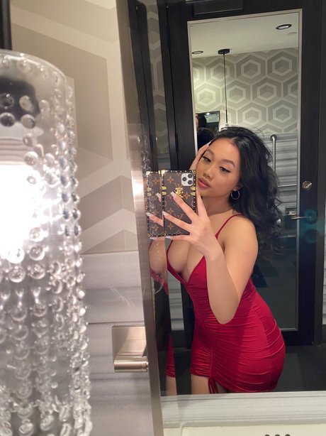 Foto desnuda filtrada de OnlyFans de Adorenhi