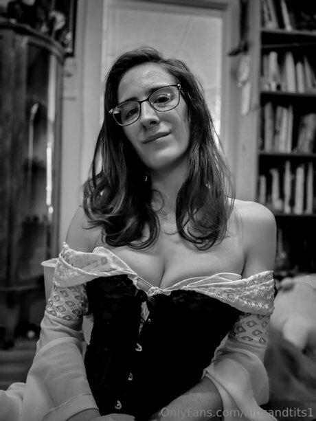 Hipsandtits1